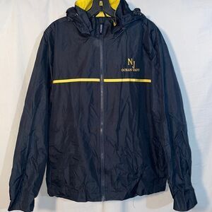 Beacon point rain coat/wind breaker